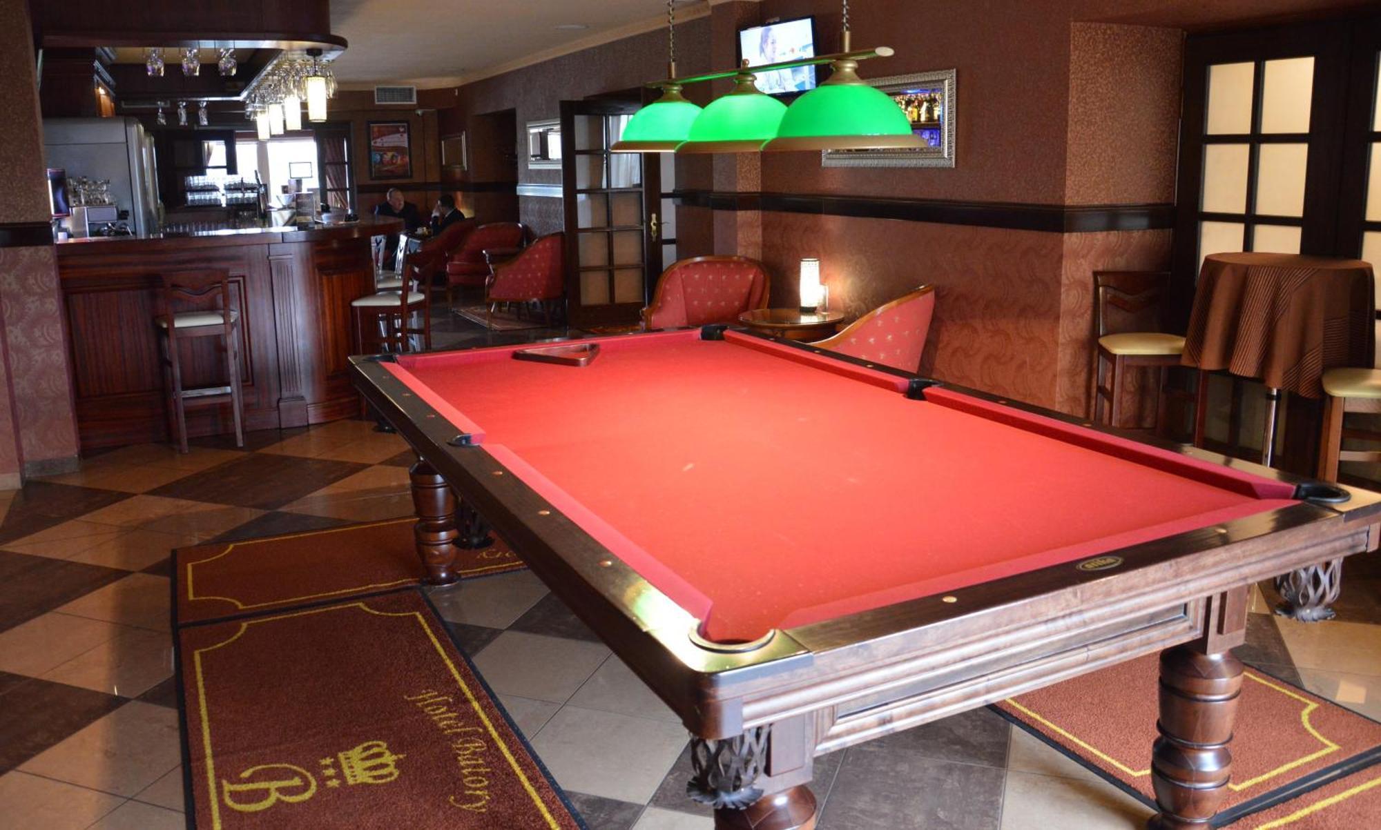 Hotel Batory Tluszcz Bagian luar foto