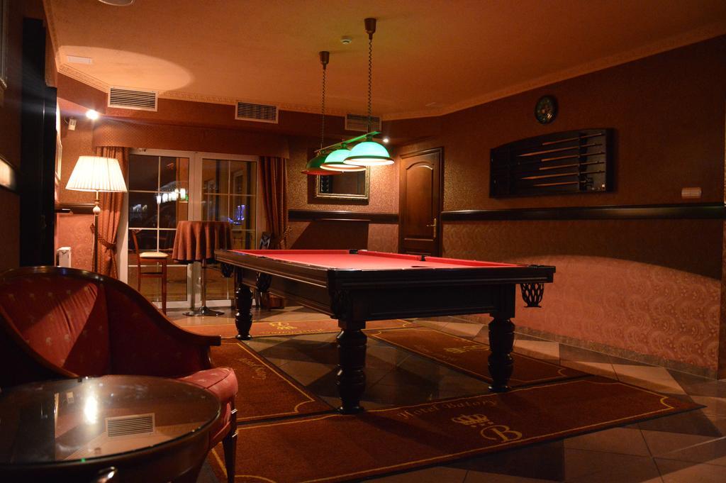 Hotel Batory Tluszcz Bagian luar foto